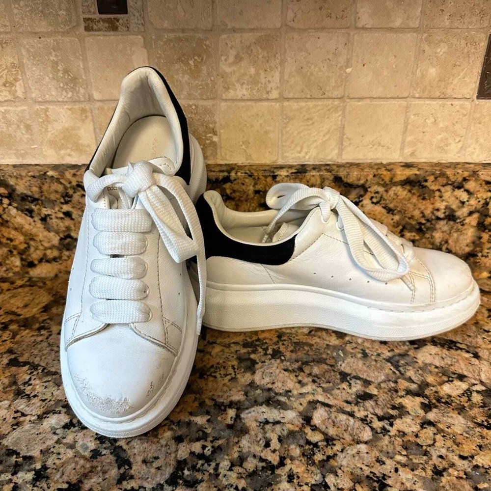 Alexander McQueen Boy's black and white sneakers‎ sz 31/US 13